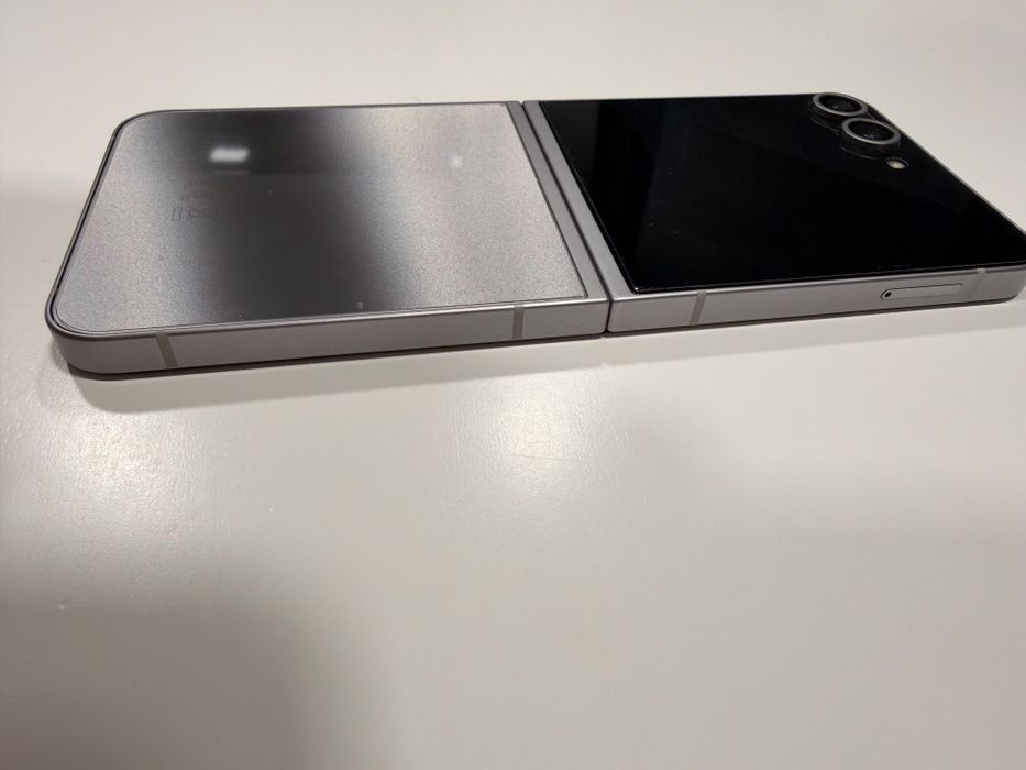 Samsung Galaxy Z Flip 6