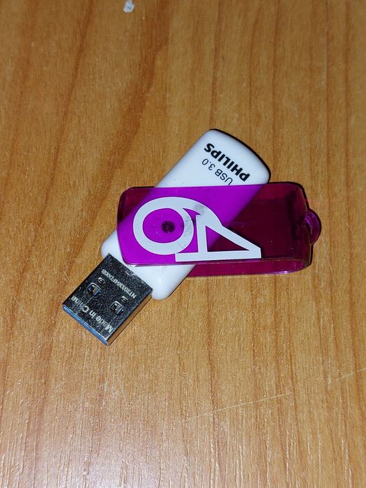 Stick USB Videoclipuri Populara/Manele