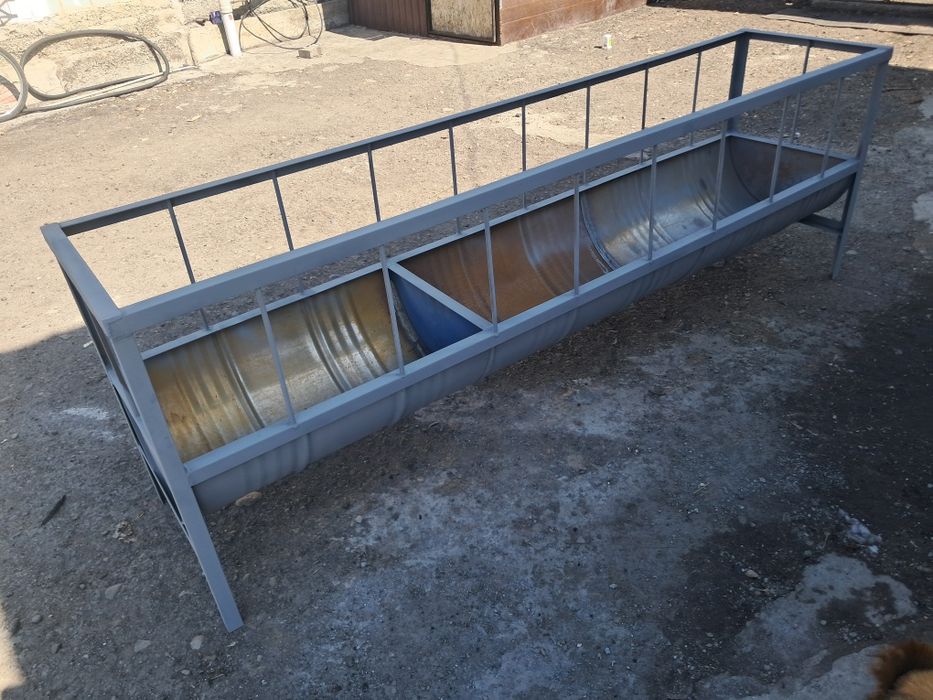 Продам кормушку на 20 голов