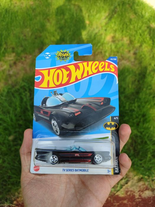 Hot Wheels TV SERIES BATMOBILE, запечатанный
