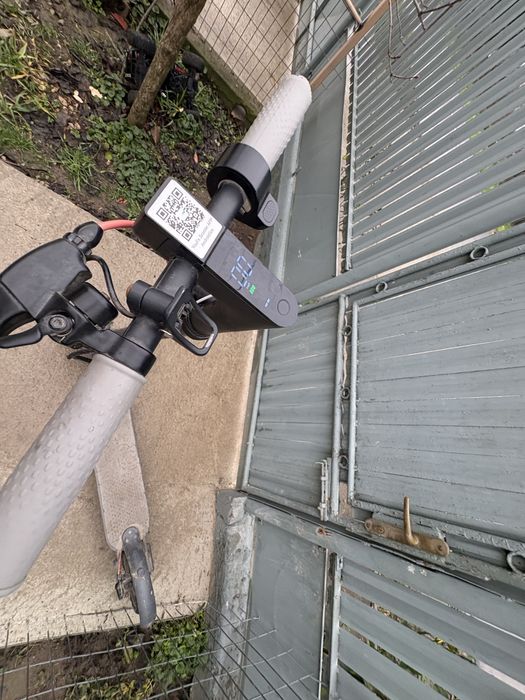 Vand trotineta electrica urgent!