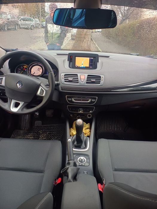 Vând mașină renault