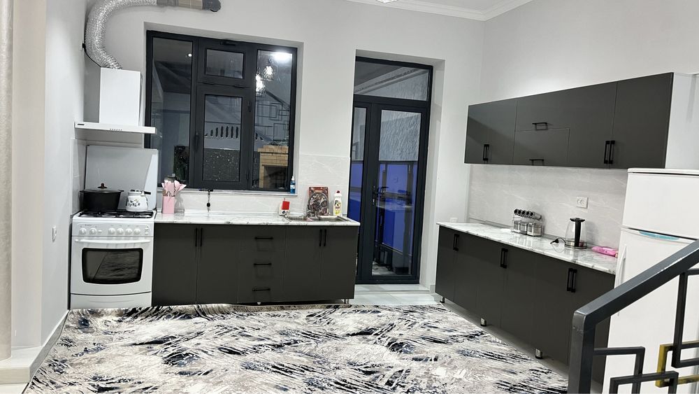 Дача с зимним бассейном, сауной и бильярдом