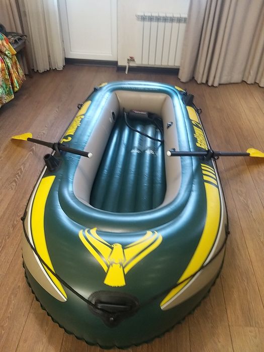 Продам надувную лодку