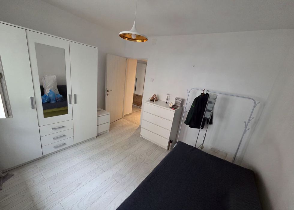 Apartament 3 camere de vânzare moșilor