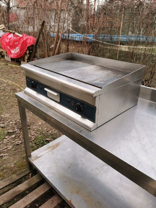 Gratar profesional neted si striat, 5 KW-electric