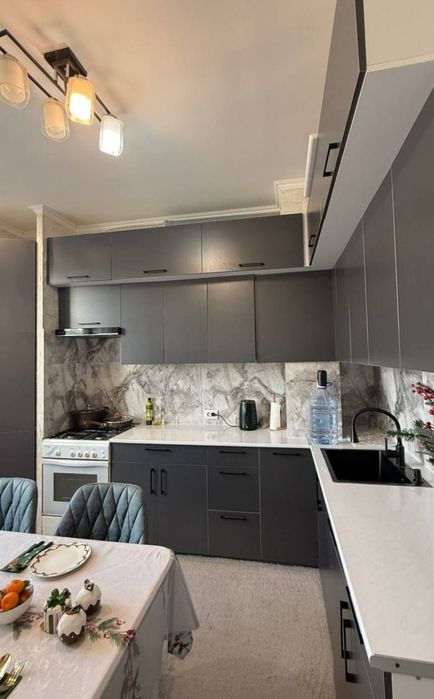 Mirobod Oybek metrosi yaqinida 1 xonali sherglikka kvartira bor