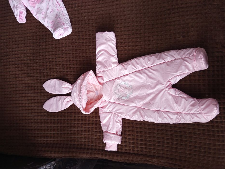 Продам комбинезоны детские