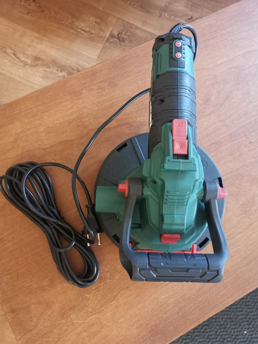 Masina de slefuit pereti pardoseli Parkside