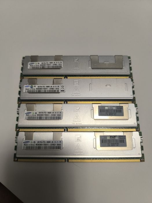 Samsung DDR3 Registered ECC (RDIMM), PC3-10600R (DDR3-1333 MHz)