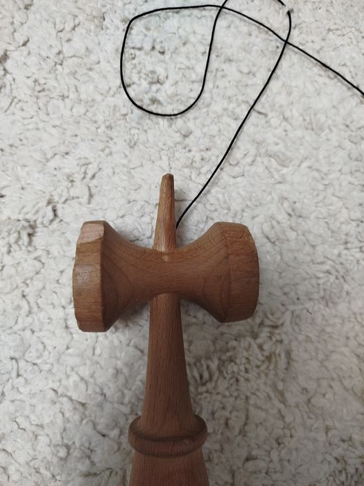 Vând kendama buna