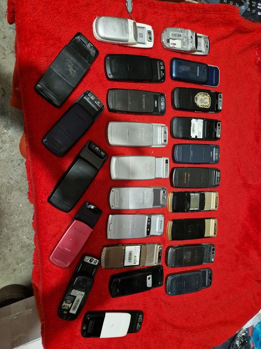 Telefoane Pe sina pentru colecție sau pentru piese, fara accesorii, unele si fara capacul de la baterie