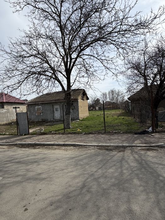 Vând teren intravilan +casă !