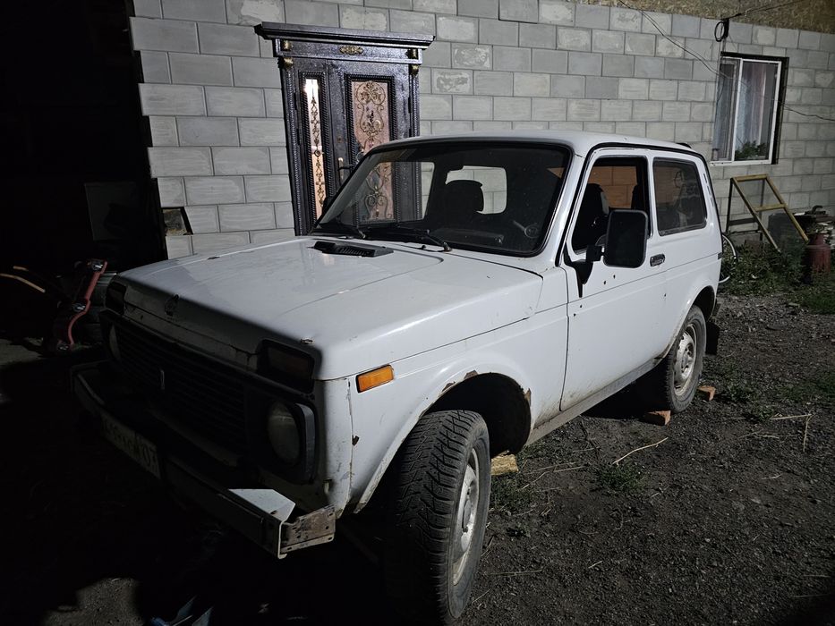 Продам ниву на ходу