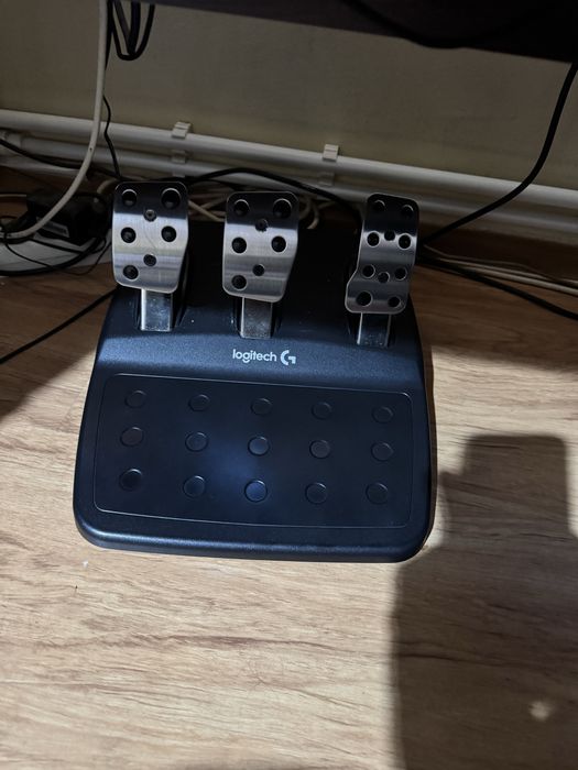 vand volan g29 ca nou