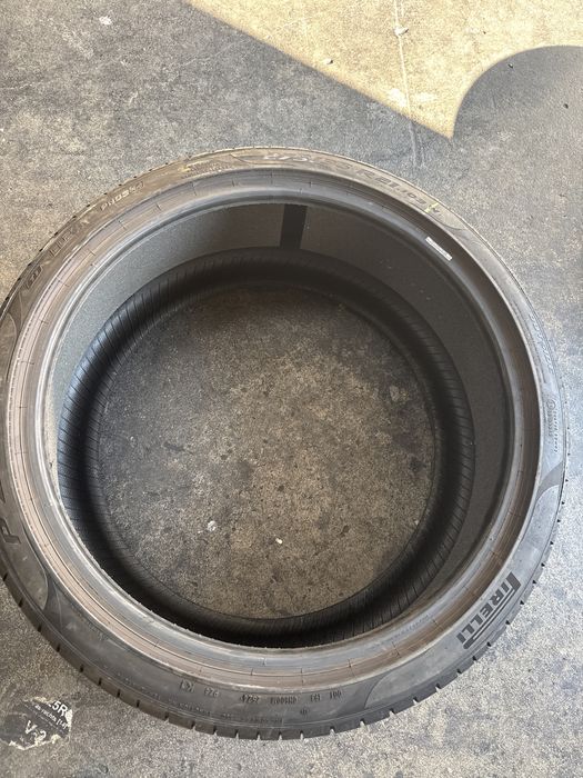 275/35/21Pirelli