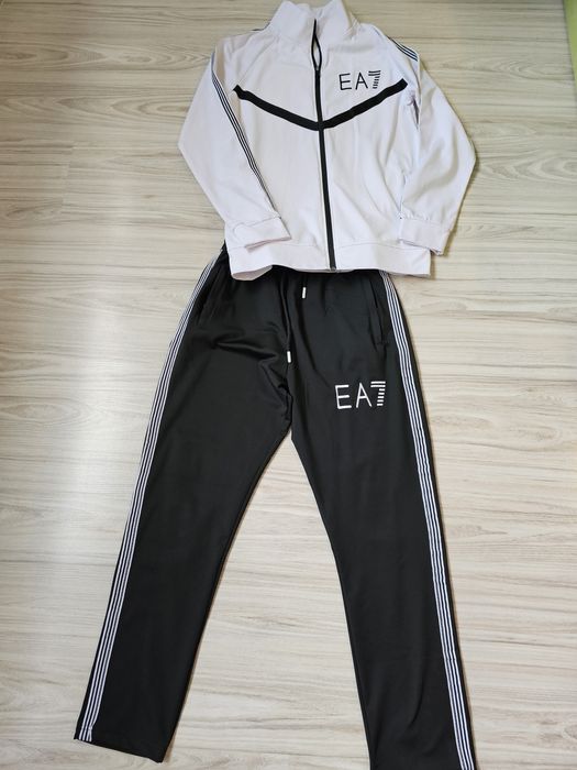 Дамски спортни екипи