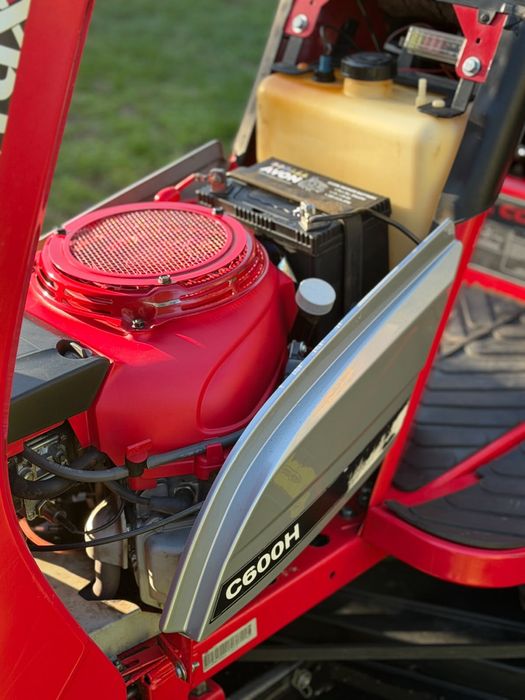Tractoraș tuns gazon Countax C600H – Motor Honda V-Twin – Doar 37 ore – Colector 2021
