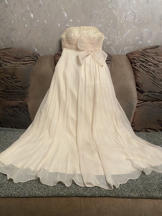 Продам вечернее поатье