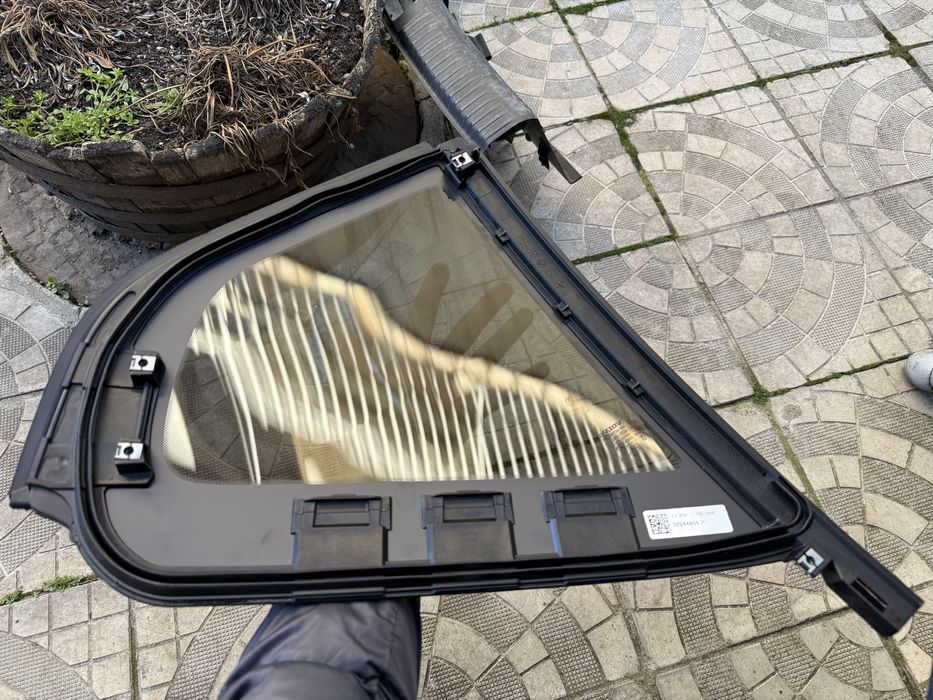 Стъкла за задна лява врата за Volvo XC40 2024