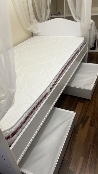 Pat cu baldachin rustic alb 200 x 120 cm