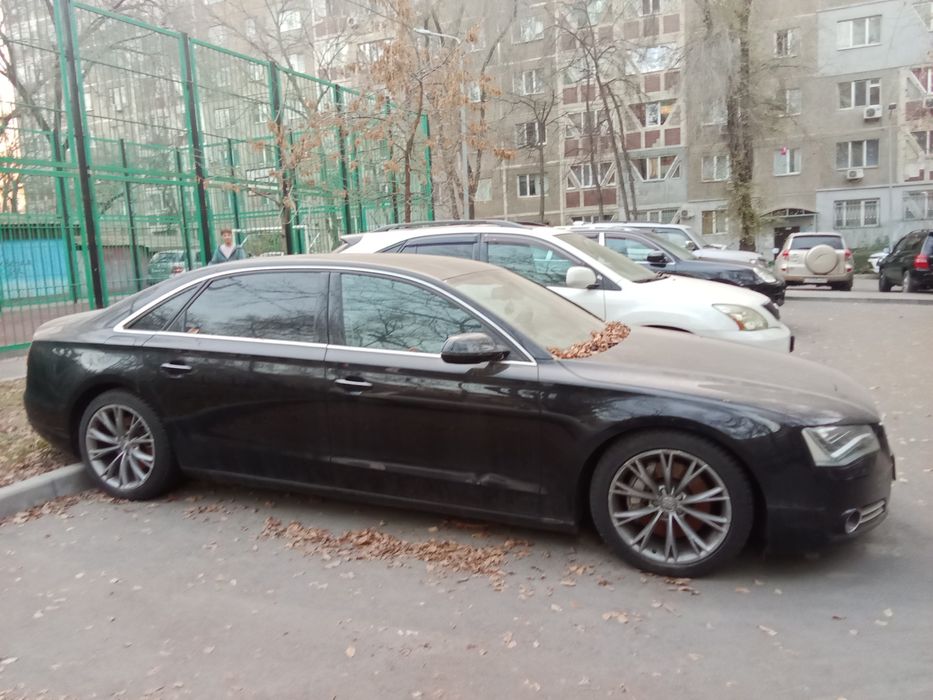 Audi  А8L Лонг 2012 год.