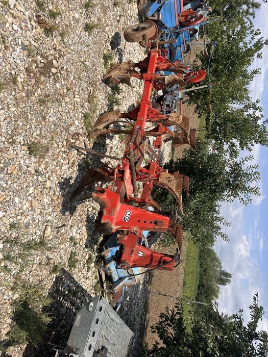 Piese plug Huard kuhn cu 2/3/4 brazde. Ax,cadru,cilindru,roata