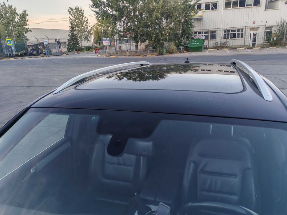 VW Touareg 2013 cu suspensie pneumatică