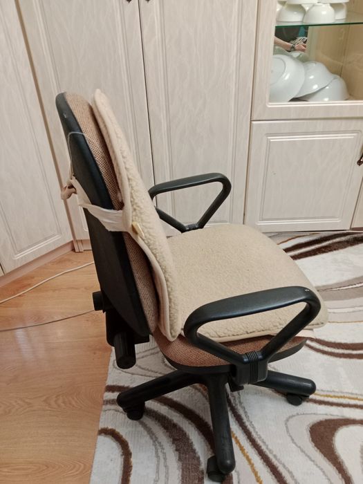 Продам стол 20000 и кресло 20000