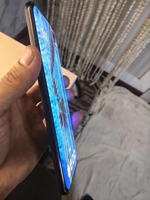 ONE PLUS 9PRO 5G. 8+8 128 GB