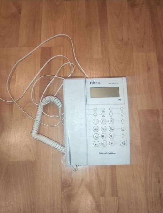 Vând 3 telefoane fixe