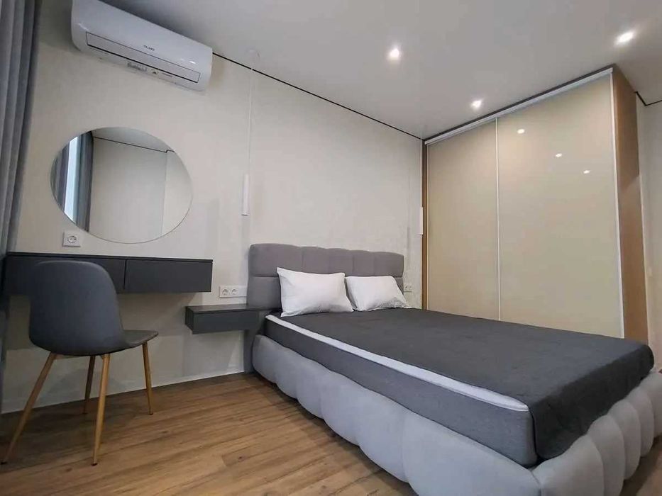 Дава се под наем Двустаен апартамент в София, Център - 56 кв.м за 408 € - Снимка #1