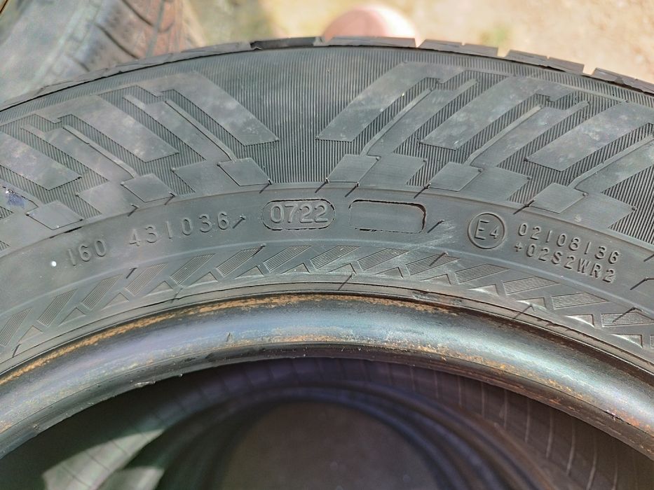 Vand 4 anvelope 215/65R16 vara