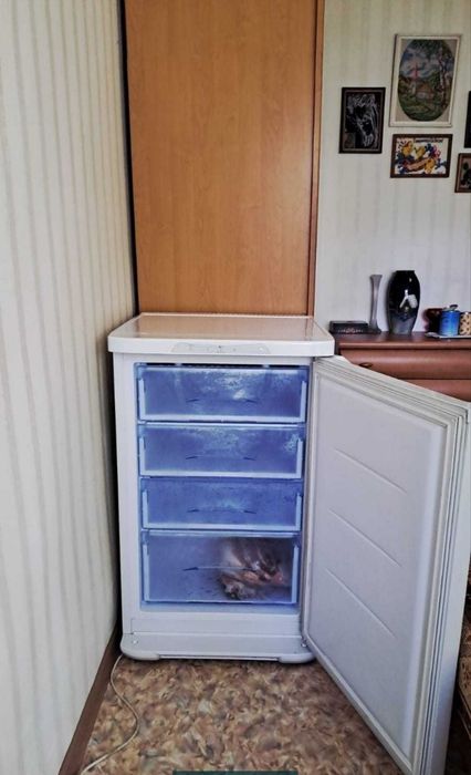 Продам морозильник Бирюса