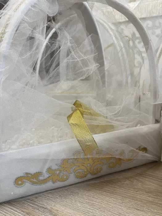 Белый квадратный коржын