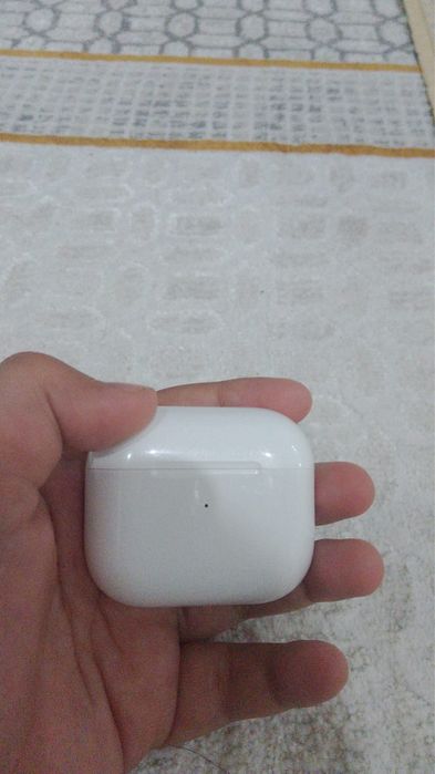 Айрподс про наущник