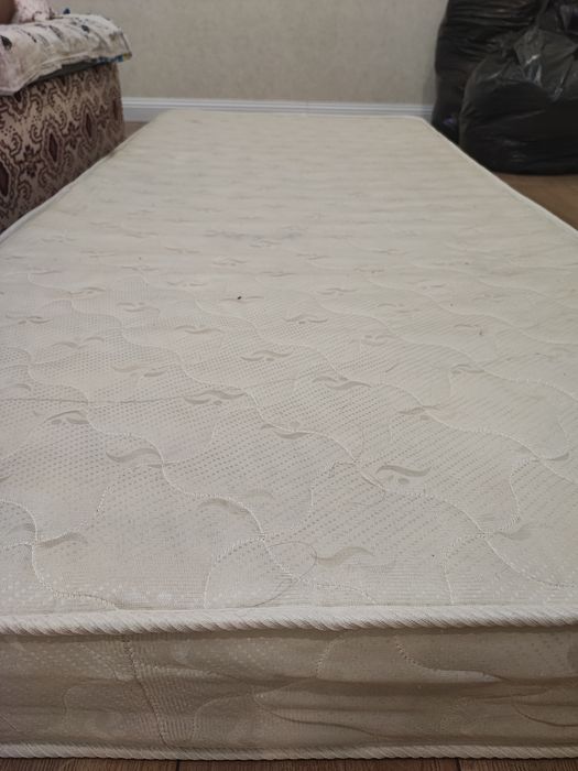 Продам матрац в нормальном состоянии