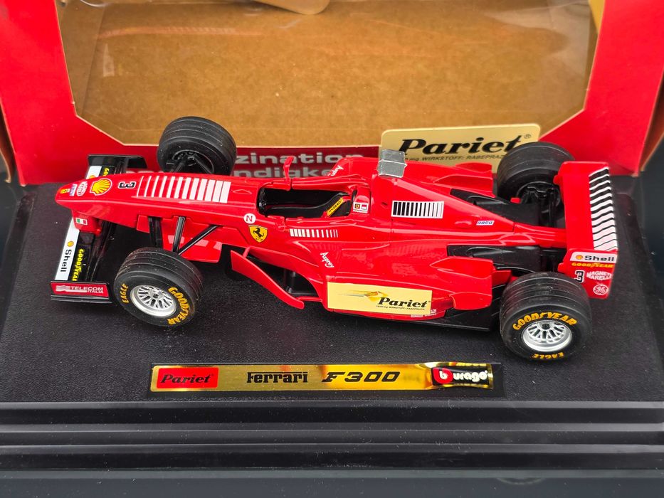 Macheta Auto 1/24 Burago Ferrari F300 Formula 1 F1