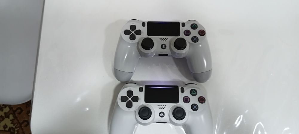 Продам Свою Sony PlayStation 4 pro