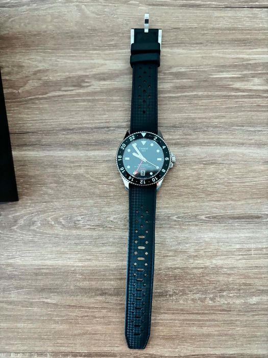 Часовник Tissot Seamaster + GMT