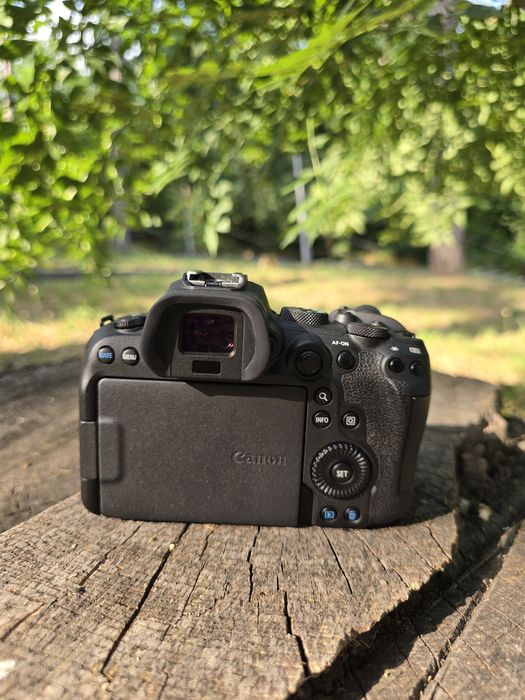 Canon EOS R6 изключително запазен!
