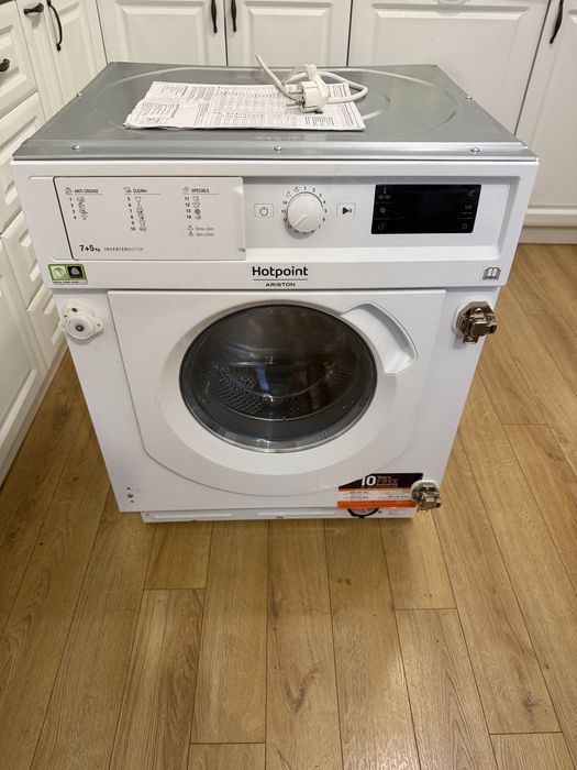 Пералня със сушилня за вграждане