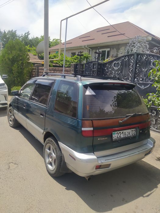Продам митцубиши шариот правый руль.