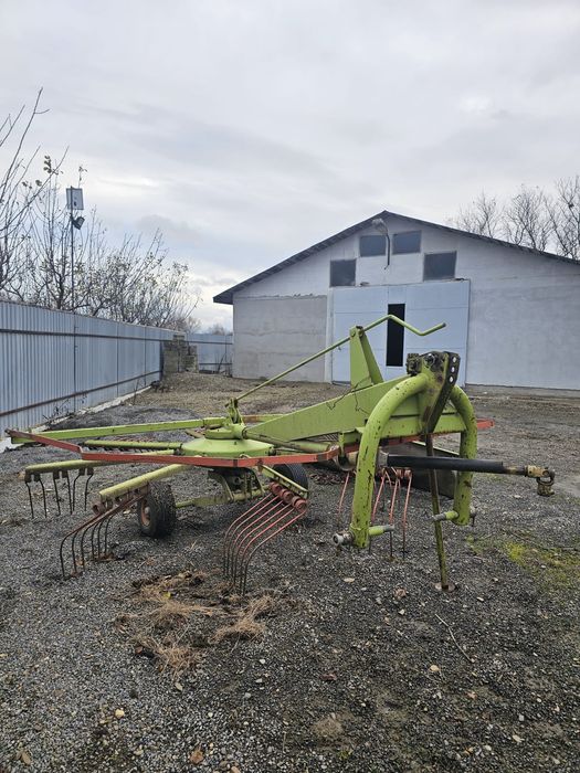 Vând greblatoare claas 280