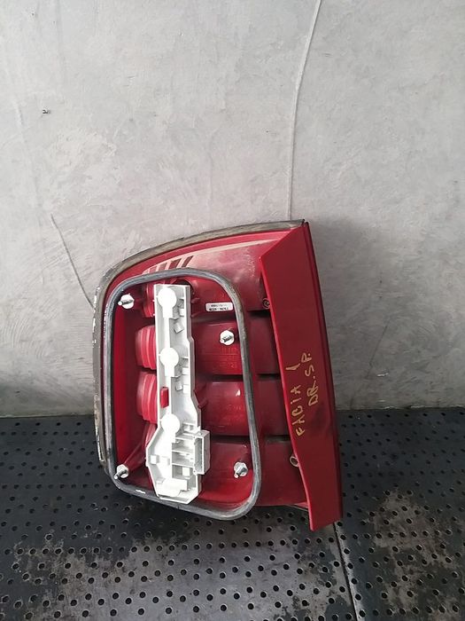 Stop tripla lampa dreapta skoda fabia 1 6y 6y9945096 6y9945112d