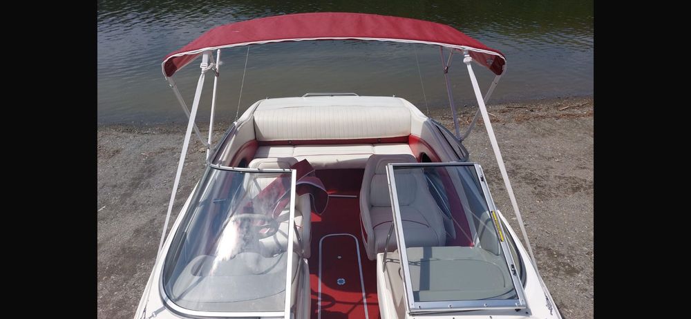 Моторна яхта Bayliner
2050 Capri SS Special Edition Mercruiser