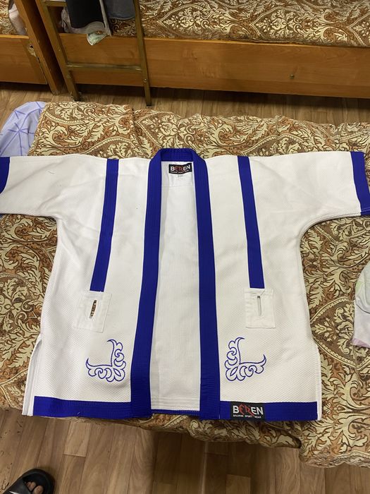 продаются кимано размер 160