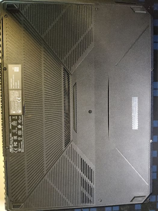 Геймърски лаптоп Asus TUF