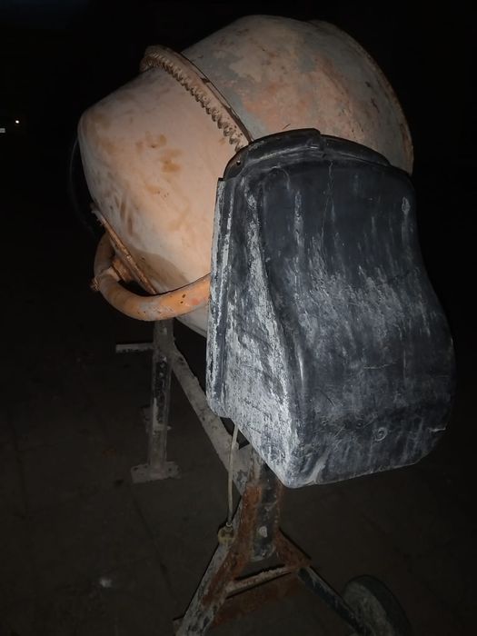 Продам бетономешалку 160л