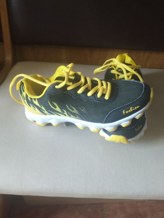 Adidași  M 37 ,foarte ușori